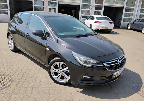 Opel Astra cena 54900 przebieg: 89320, rok produkcji 2017 z Cieszanów małe 211